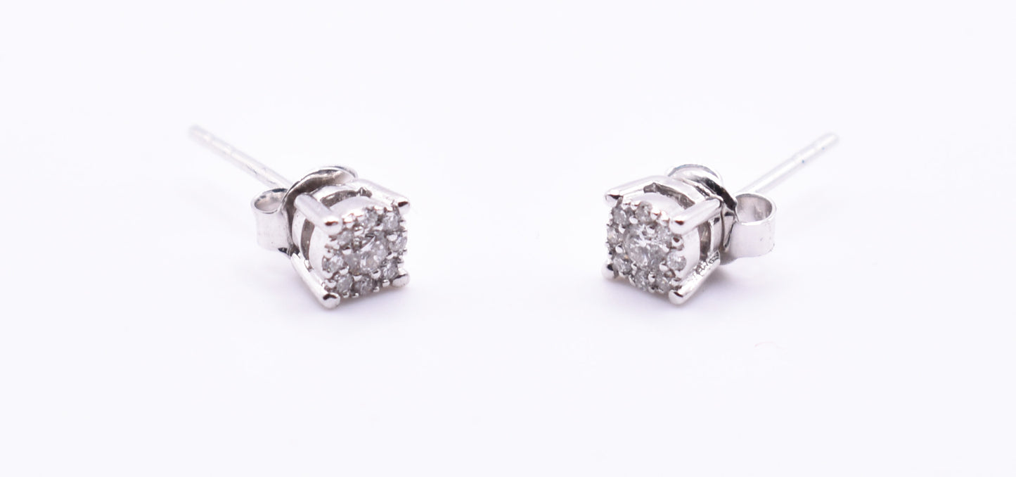 Pair of 18k White Gold Illusion Diamond Stud Earrings