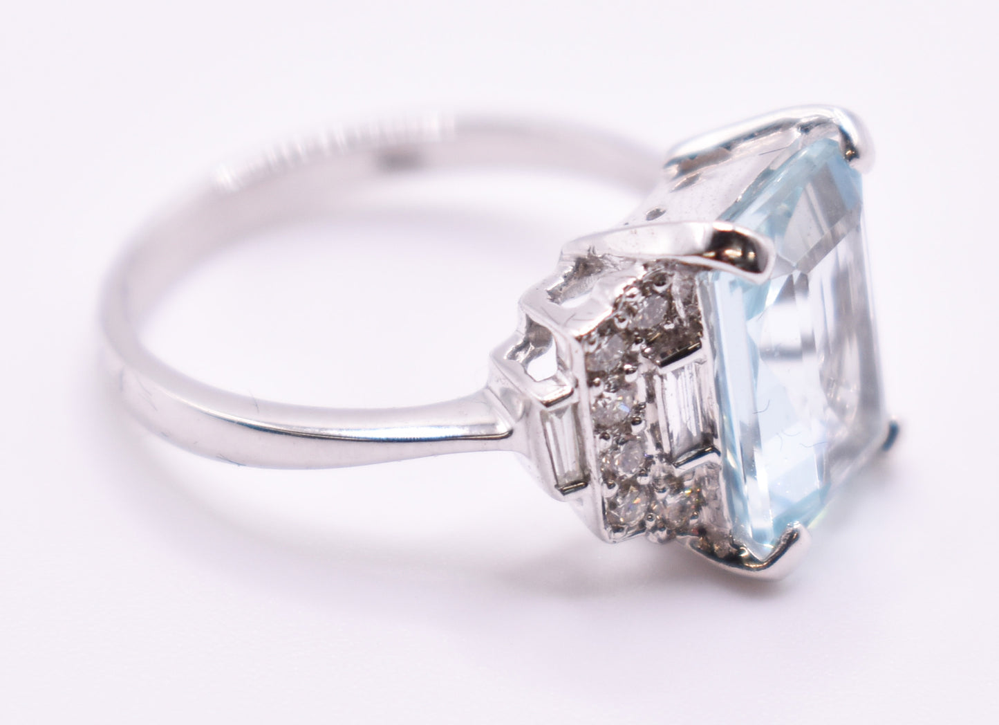 Art Deco Style 18k White Gold Aquamarine & Diamond Ring