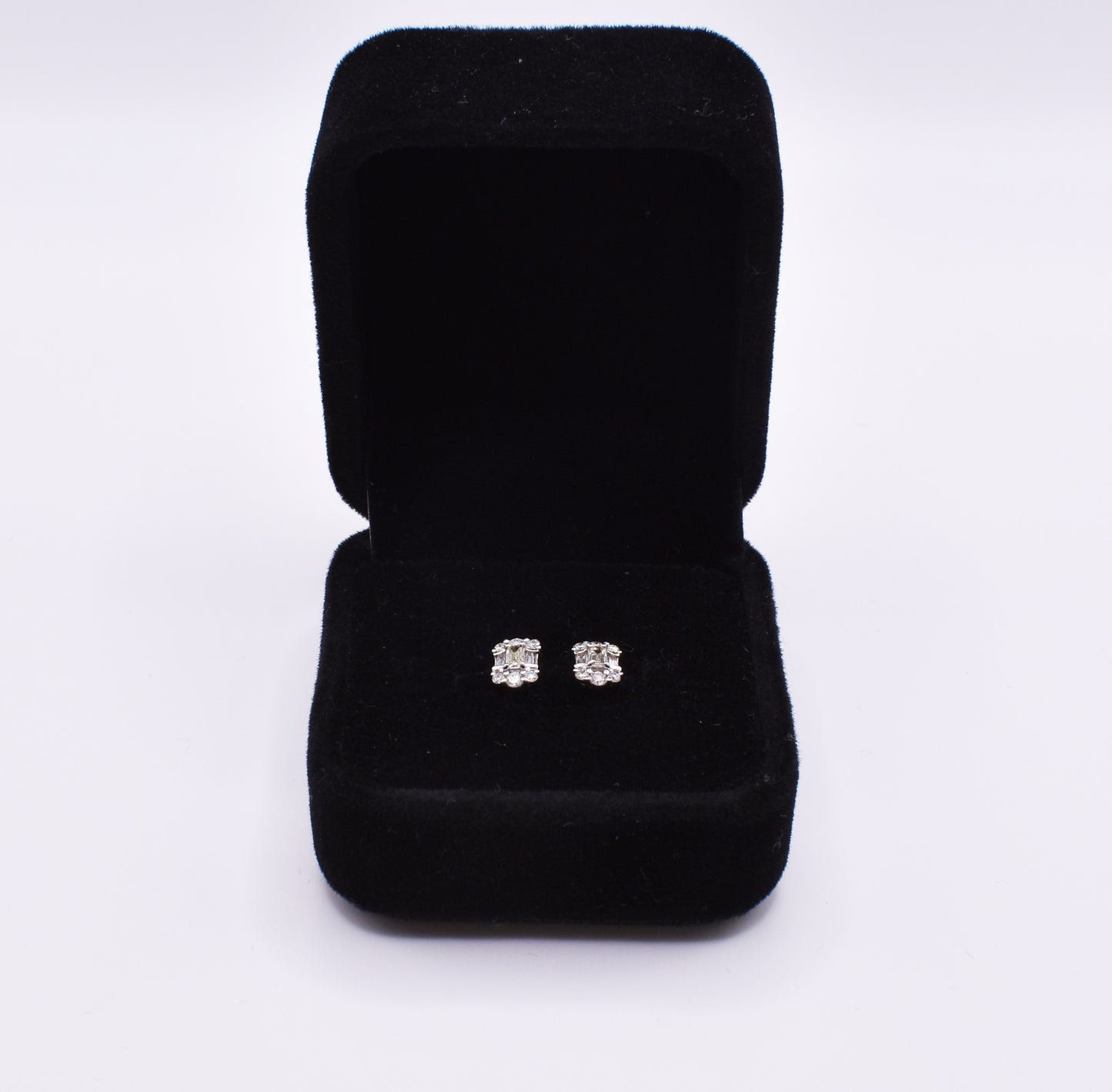 Pair of 18k White Gold Diamond Earrings