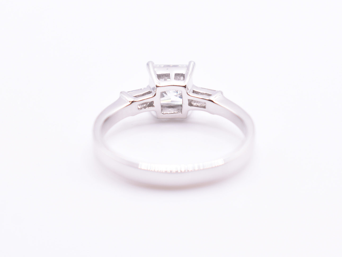 18ct White Gold 1ct Princess Cut Diamond Engagement Ring