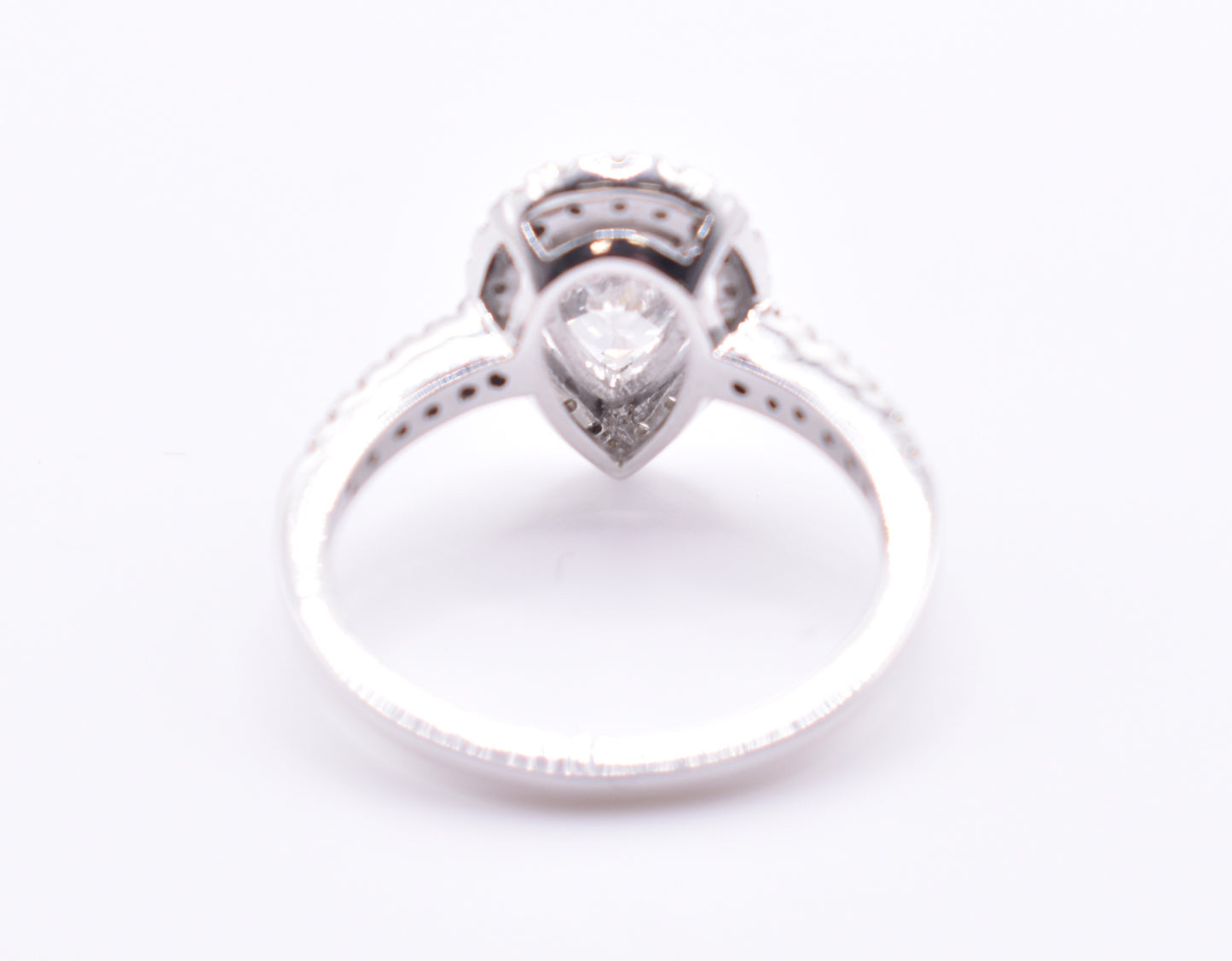 18K White Gold 1.18 Carat Pear Shaped Diamond Engagement Ring