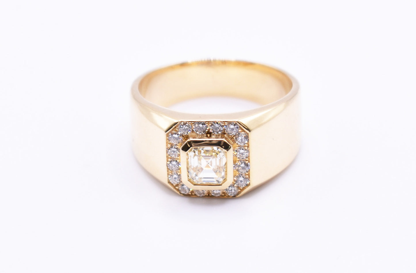 18k Yellow Gold Square Emerald Cut Diamond Ring