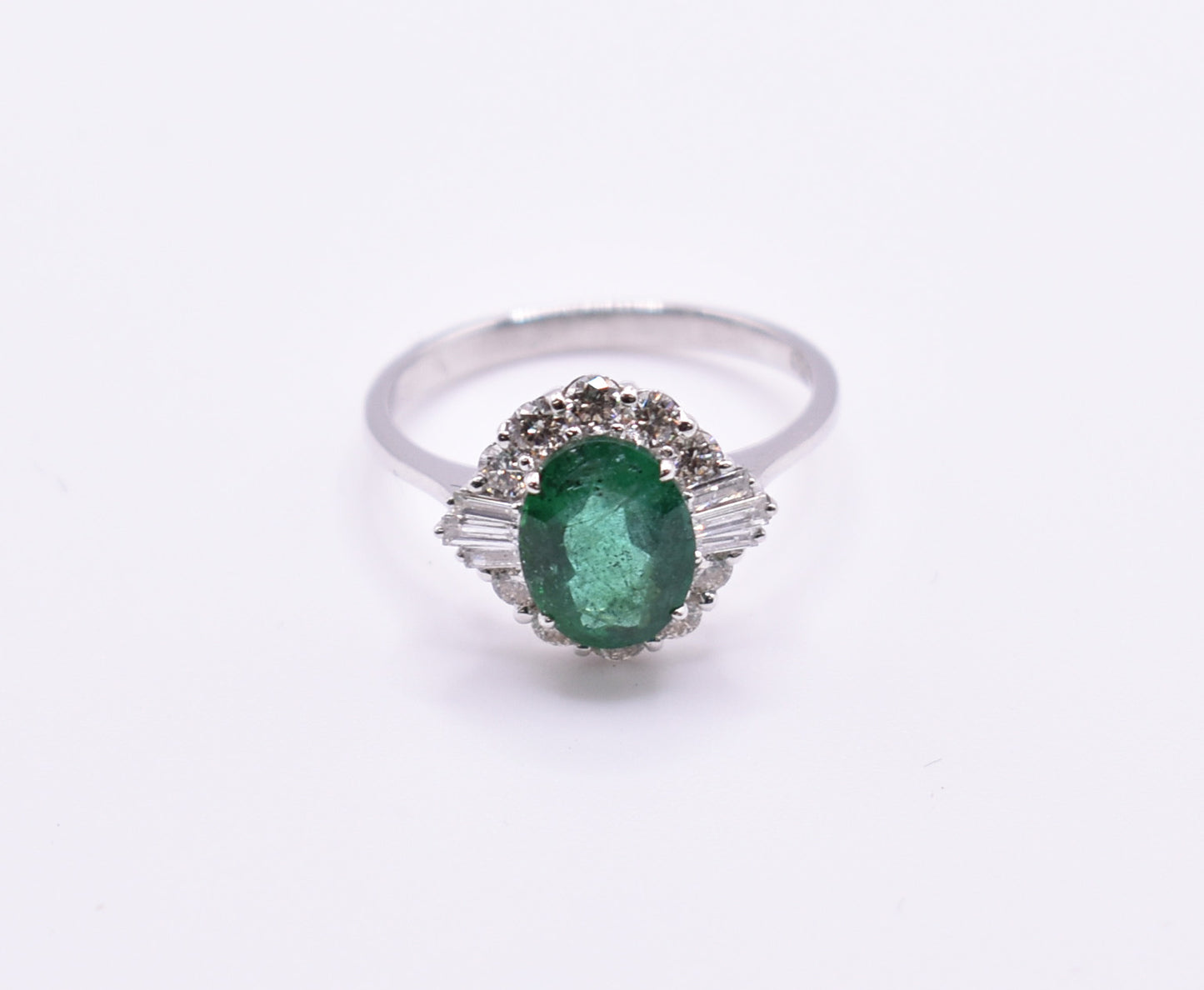 18k White Gold Emerald & Diamond Ring