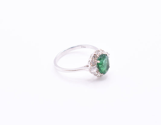 18k White Gold Emerald & Diamond Ring