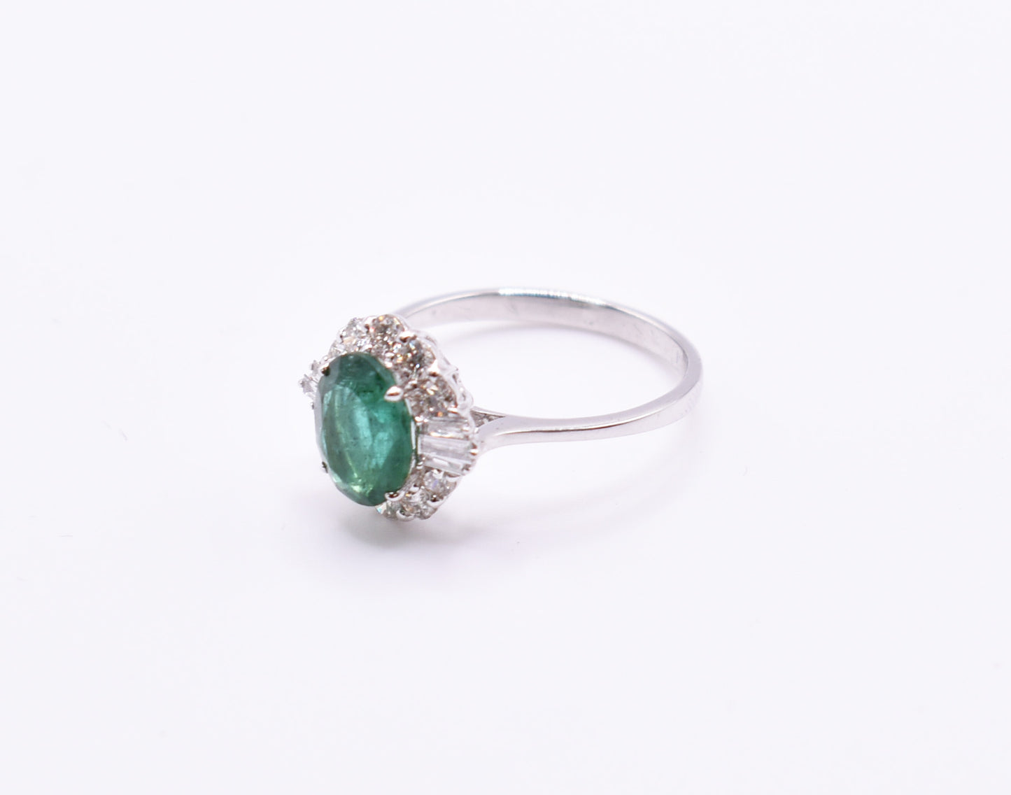 18k White Gold Emerald & Diamond Ring